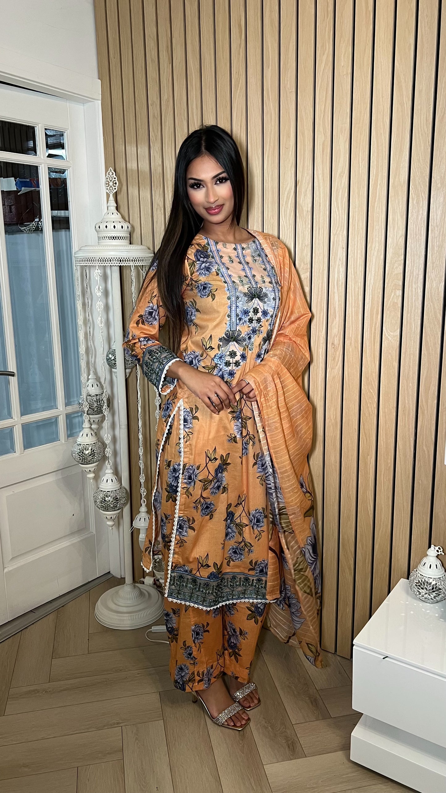 Iznik Inspired Summer/Spring Lawn- Peach Havana Floral