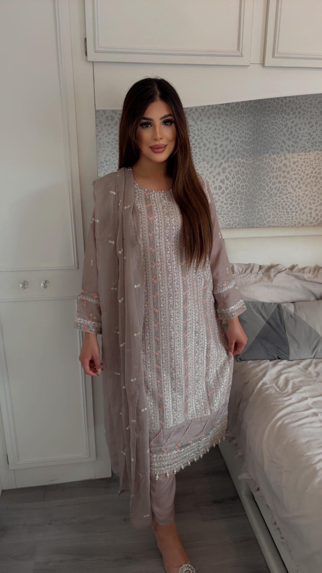 Maryam & Mariya’s Agha-Noor Inspired Viscose Formal