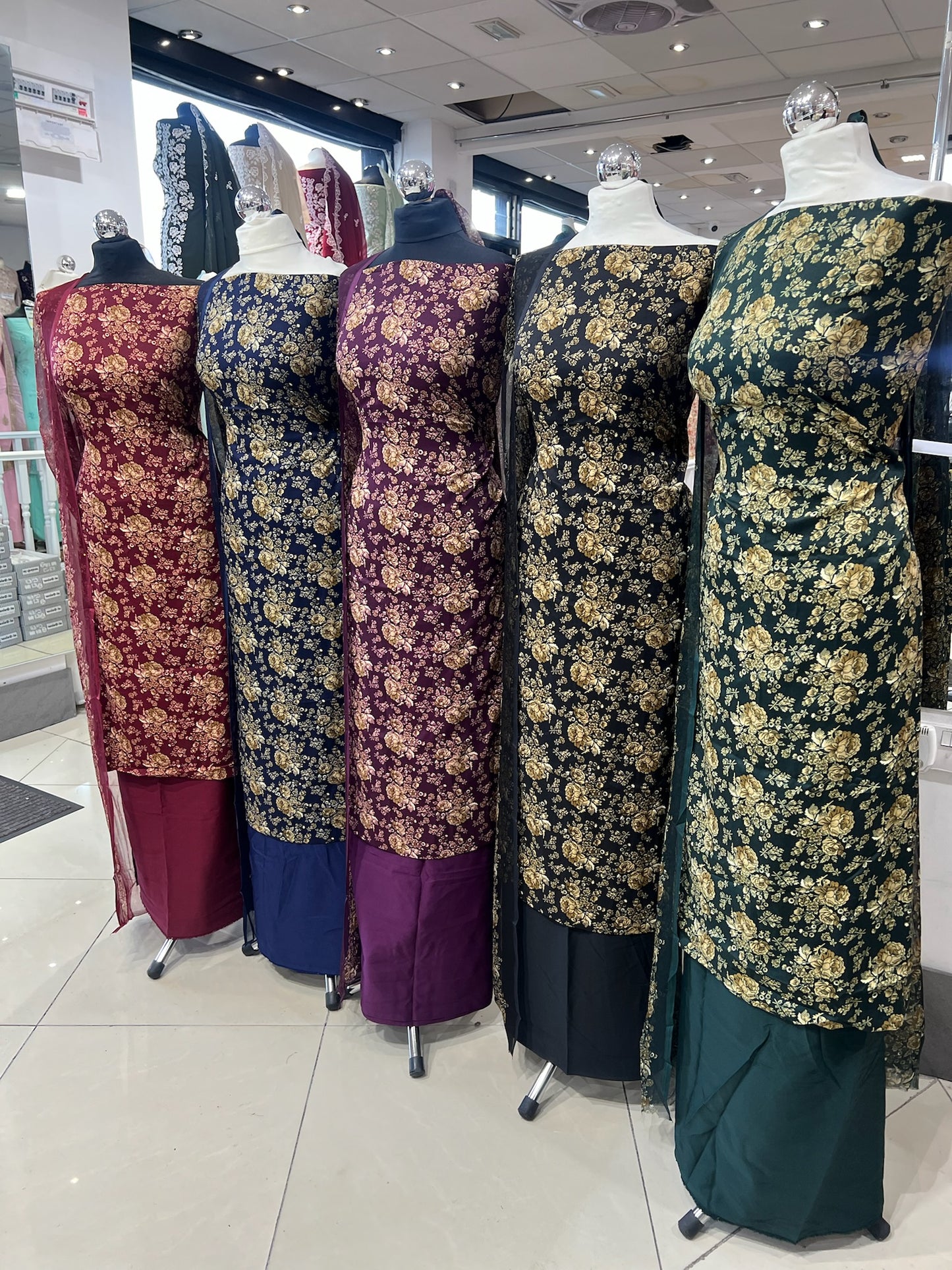 Digital Print Malai Crepe Suits – Floral Print & Chiffon Dupatta