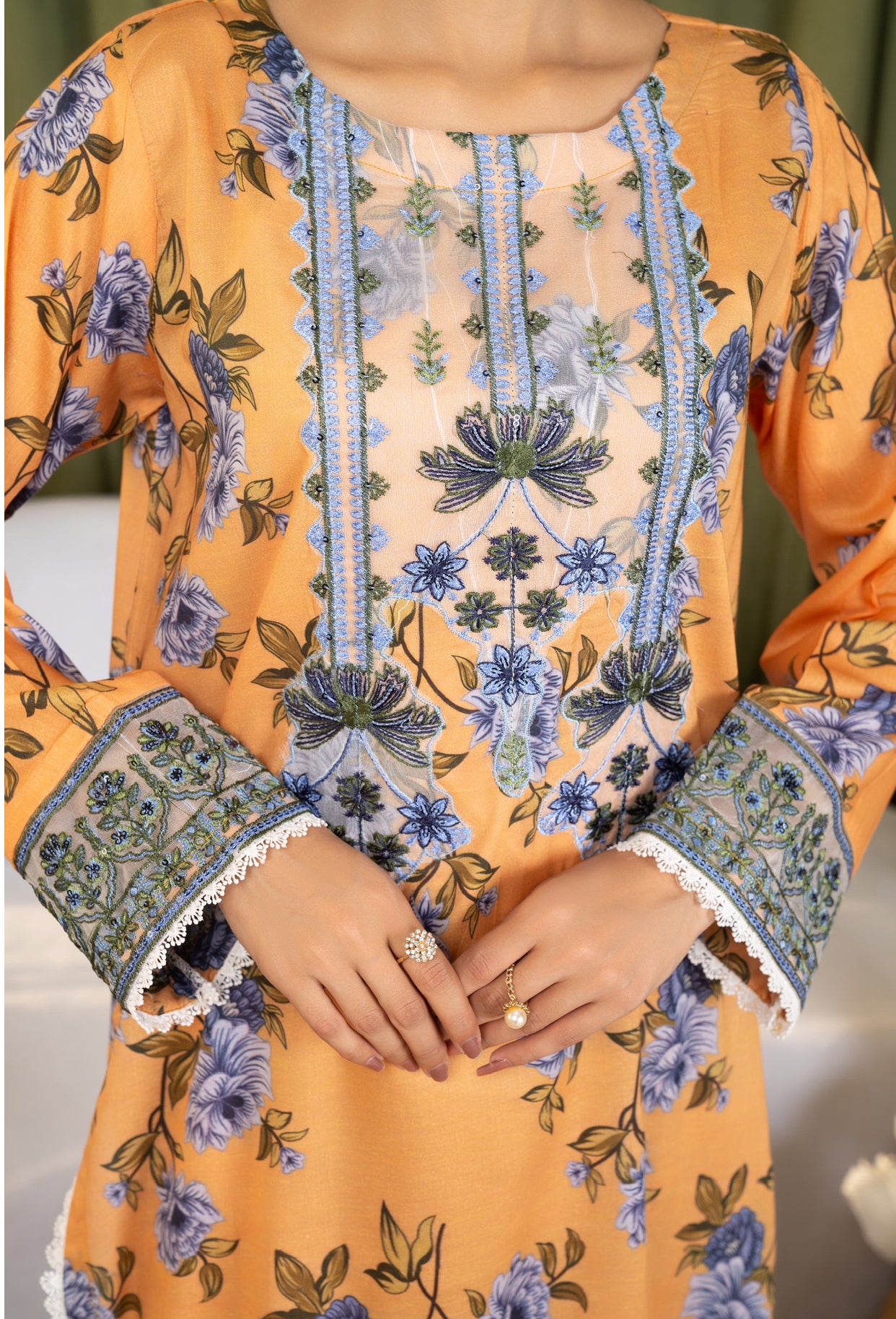 Iznik Inspired Summer/Spring Lawn- Peach Havana Floral