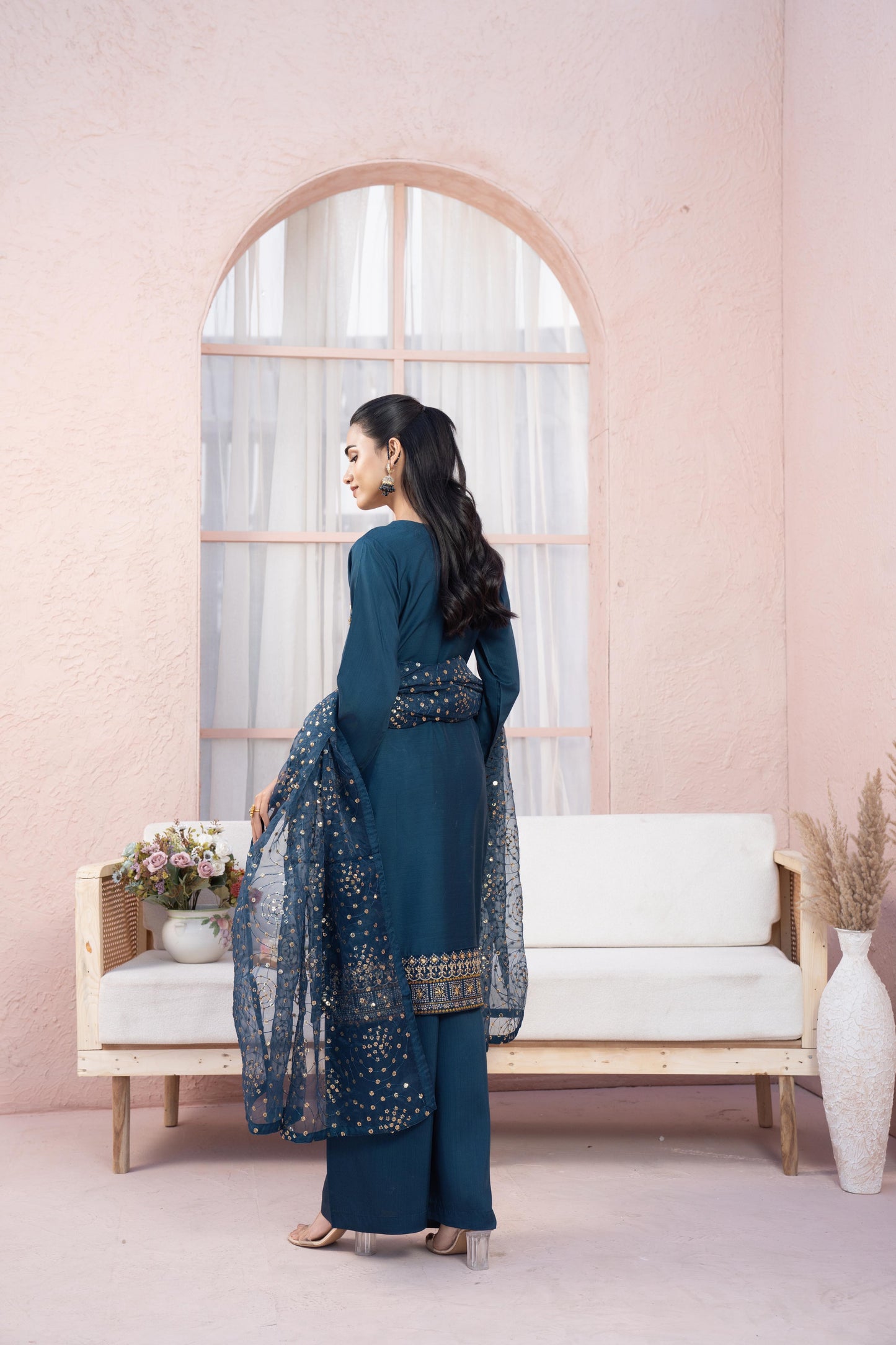 luxurious viscose suit inspired by the renowned Shantly by Barooque collection