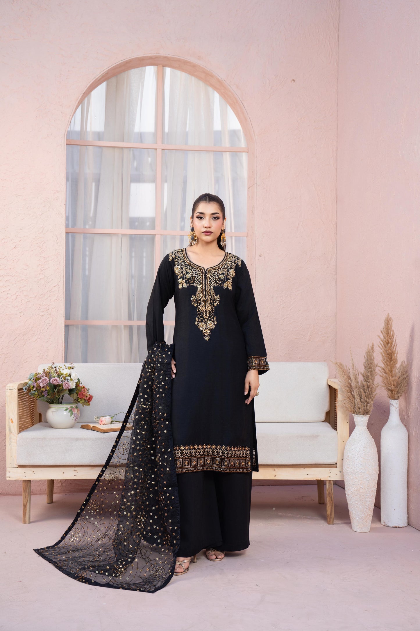 luxurious viscose suit inspired by the renowned Shantly by Barooque collection