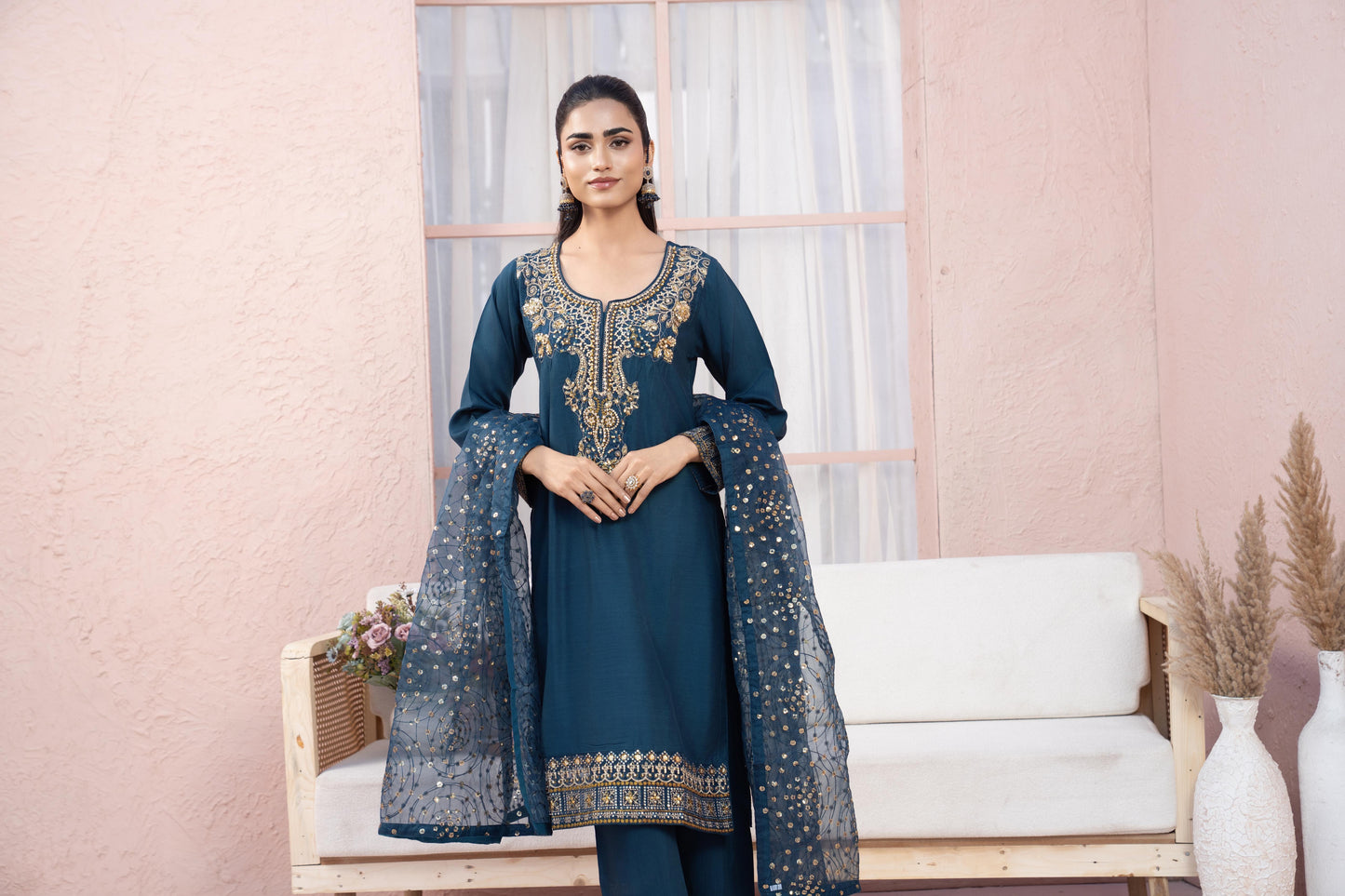 luxurious viscose suit inspired by the renowned Shantly by Barooque collection