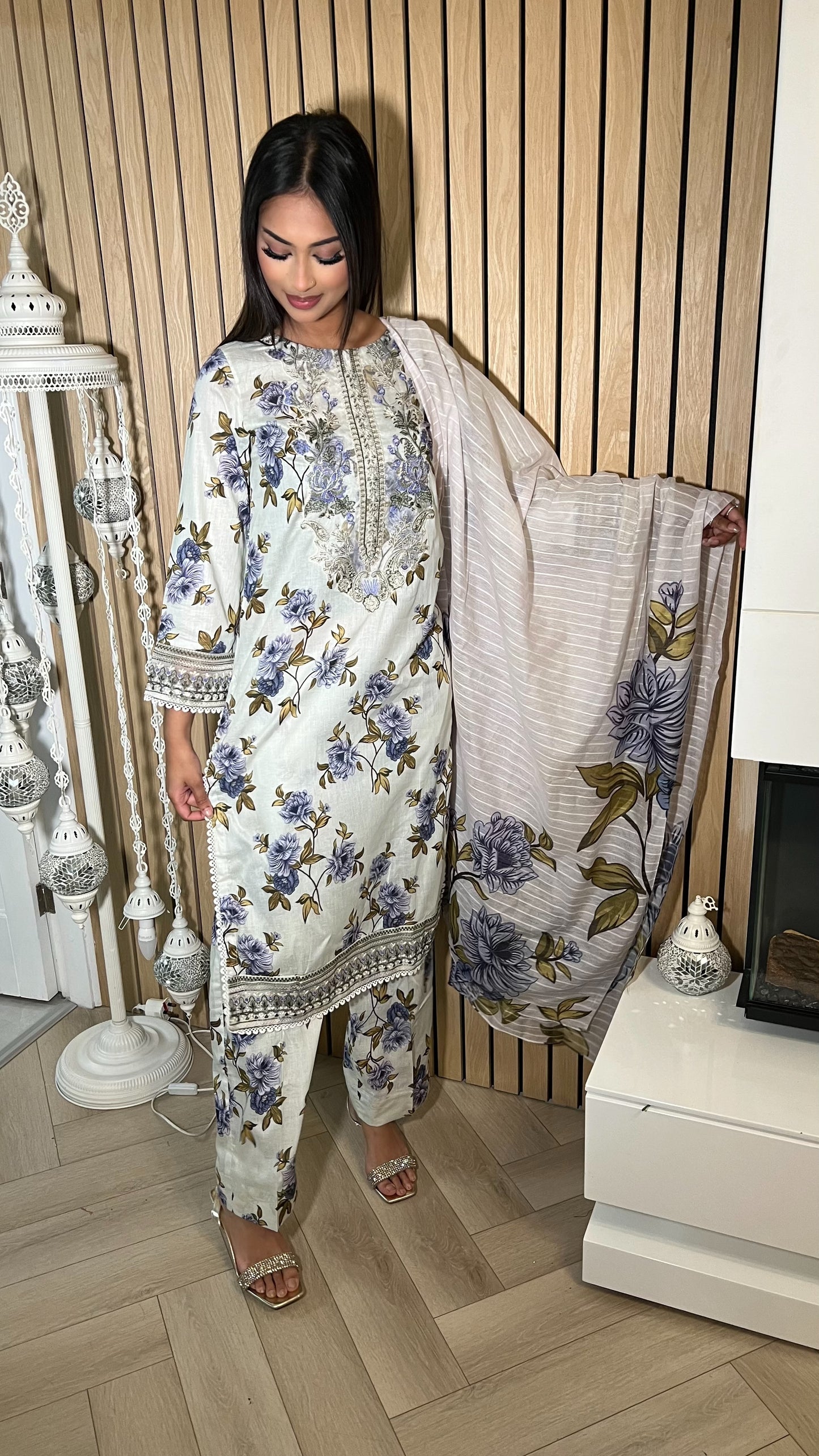 Iznik Inspired Summer/Spring Lawn- White Floral