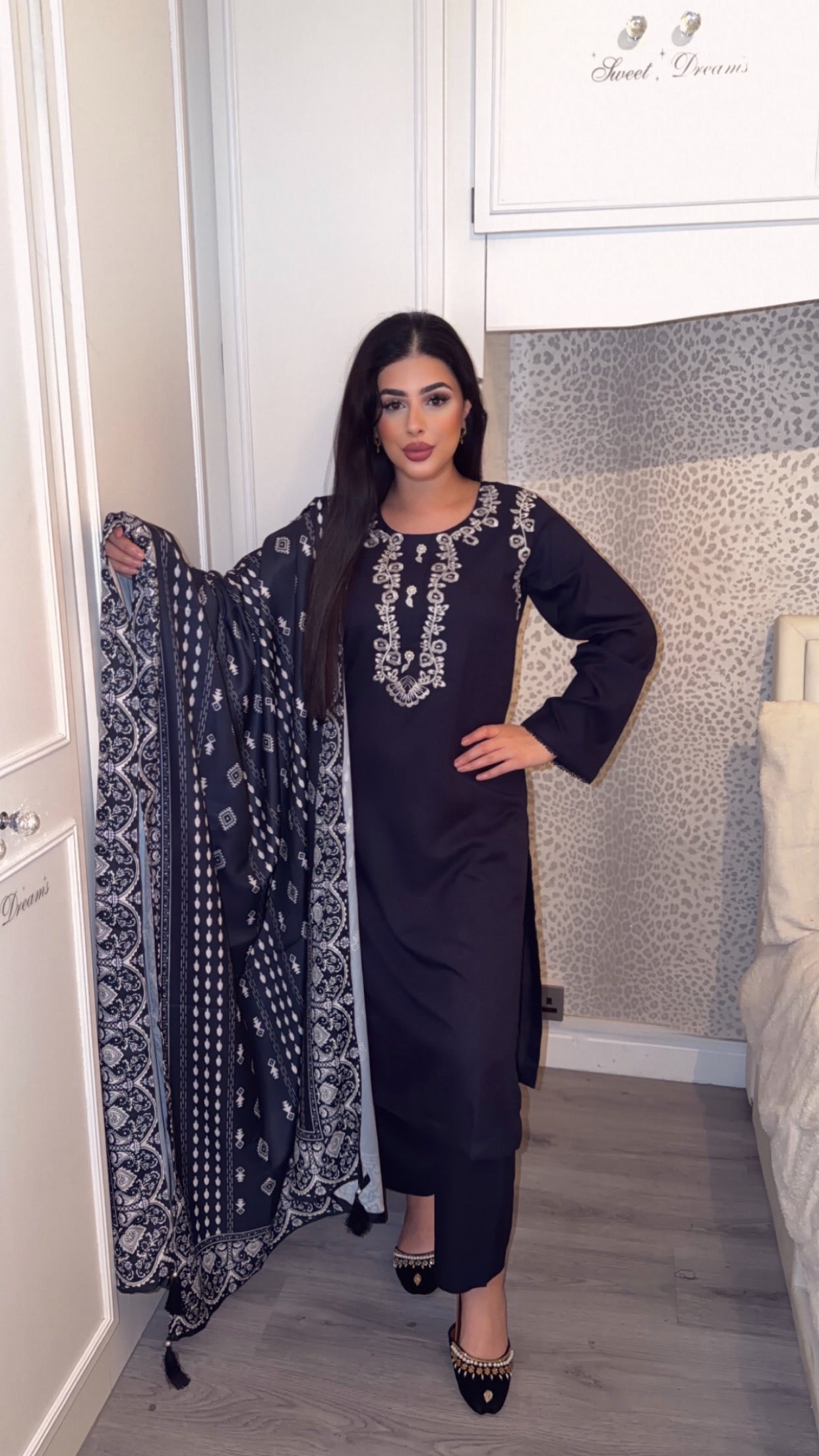 Dhanak suit