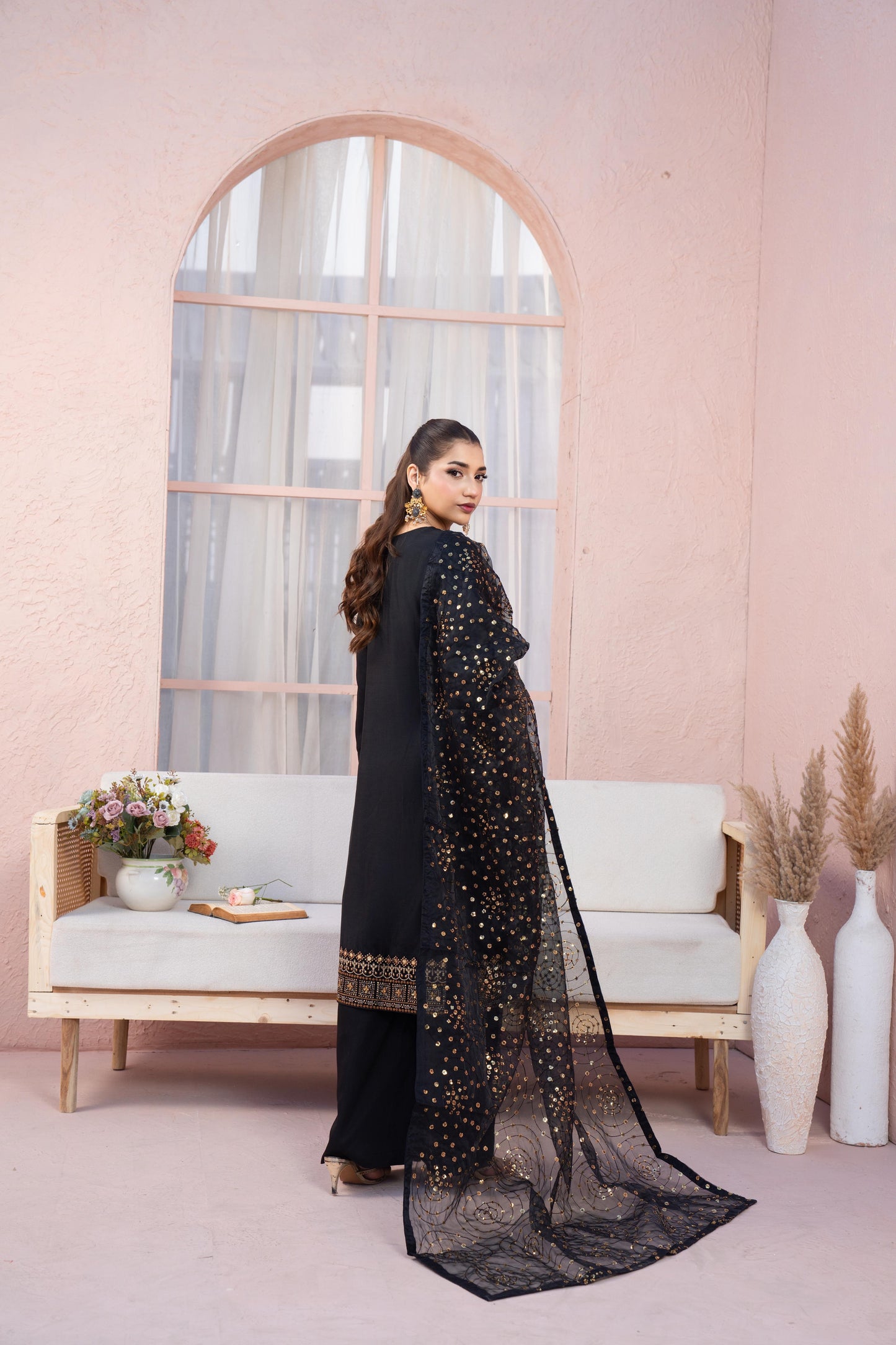 luxurious viscose suit inspired by the renowned Shantly by Barooque collection