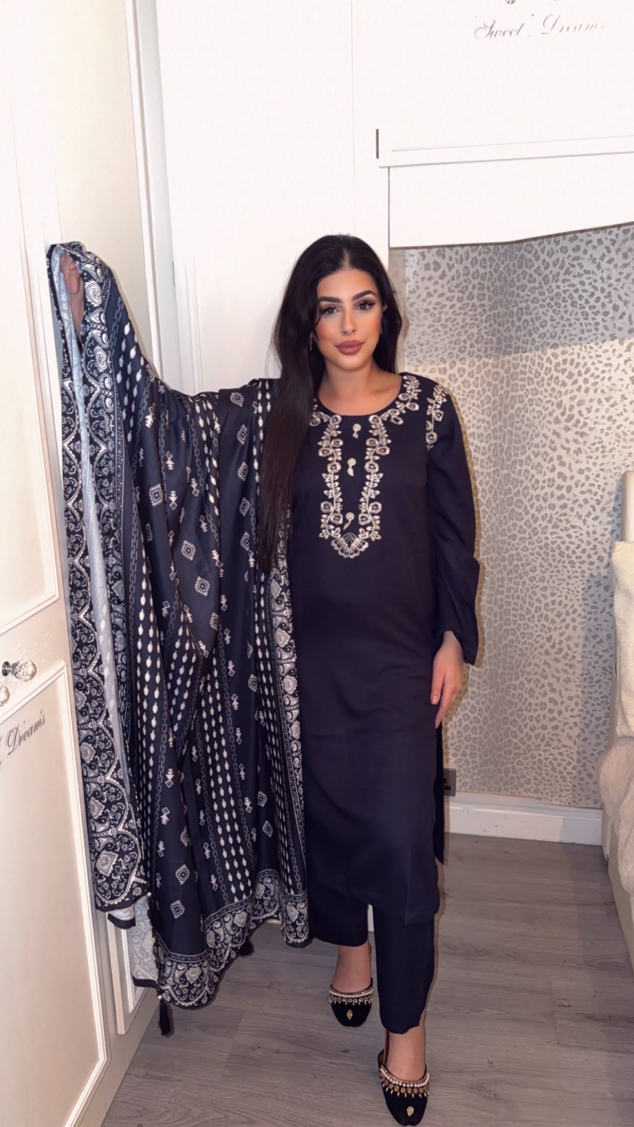 Dhanak suit