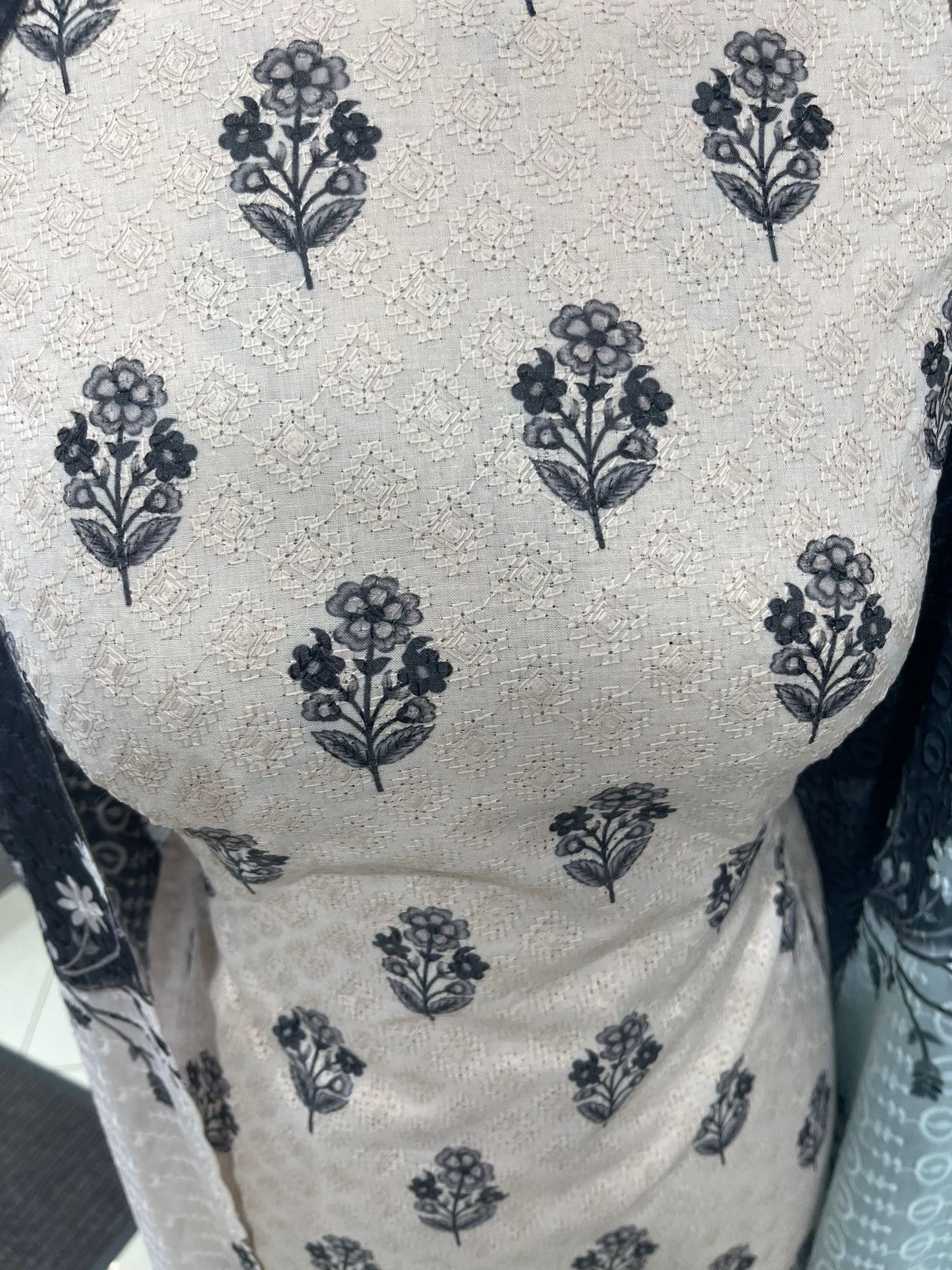 EMBROIDERED COTTON WITH PRINT
