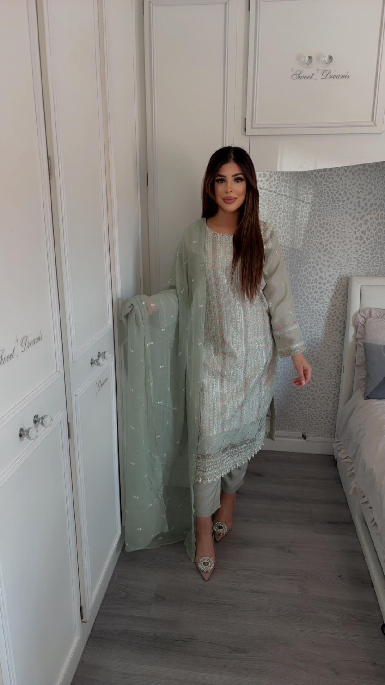 Maryam & Mariya’s Agha-Noor Inspired Viscose Formal