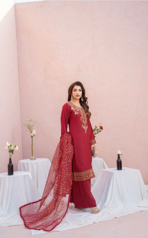 luxurious viscose suit inspired by the renowned Shantly by Barooque collection