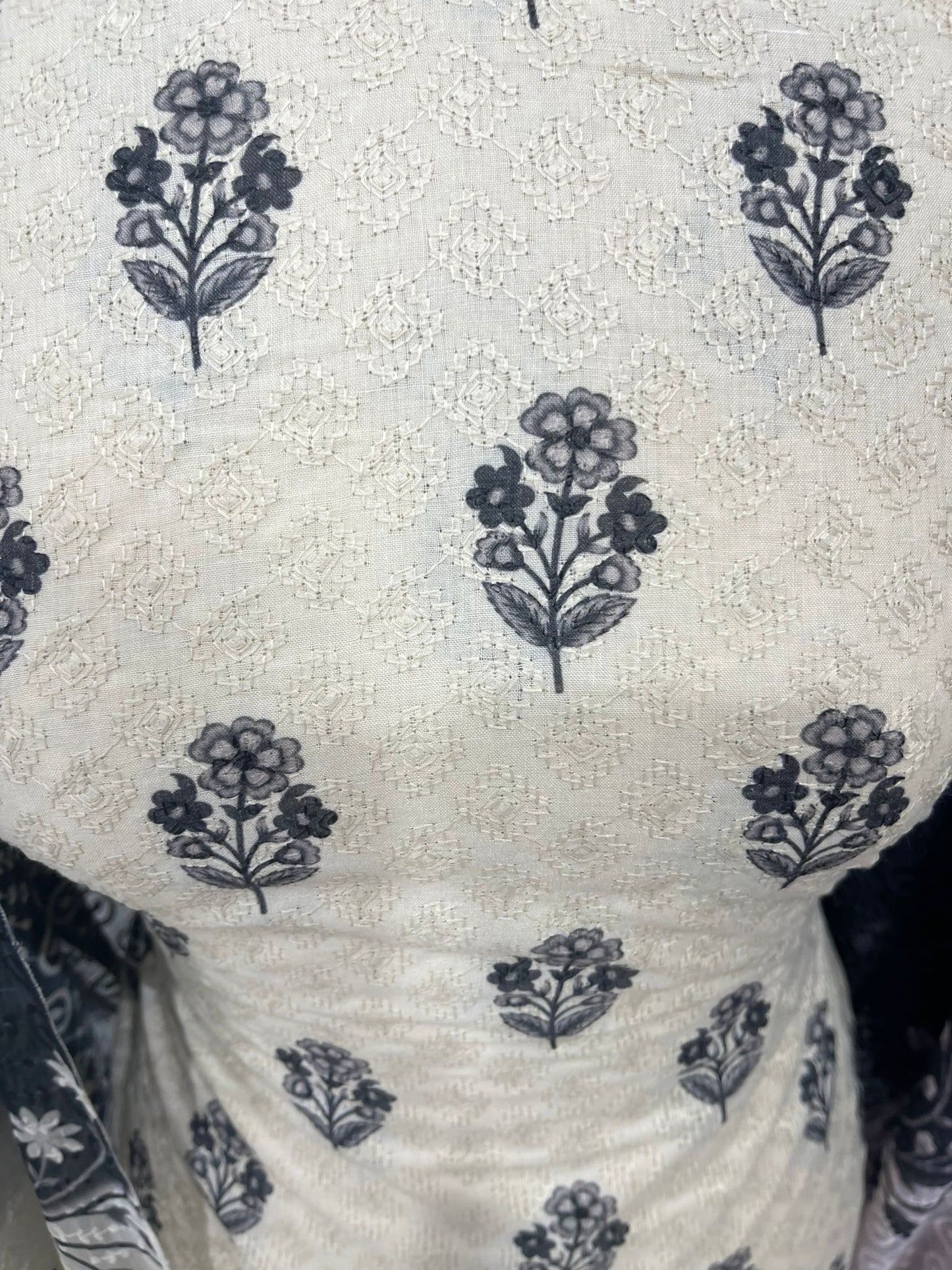 EMBROIDERED COTTON WITH PRINT