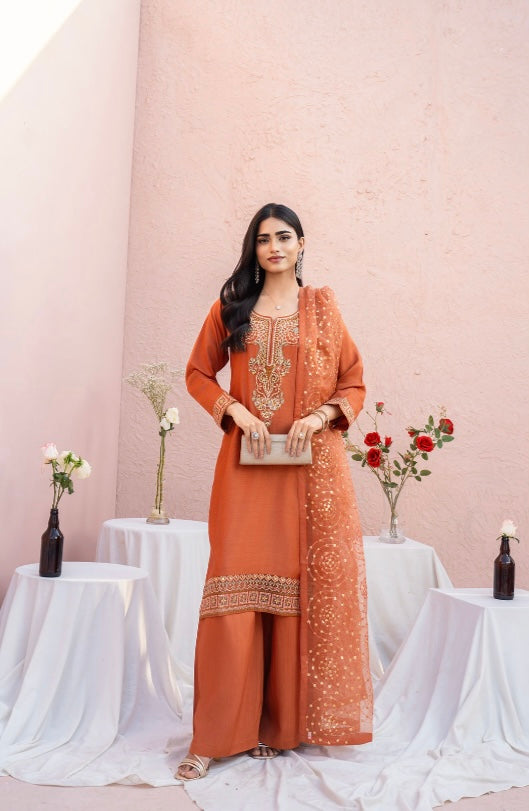 luxurious viscose suit inspired by the renowned Shantly by Barooque collection