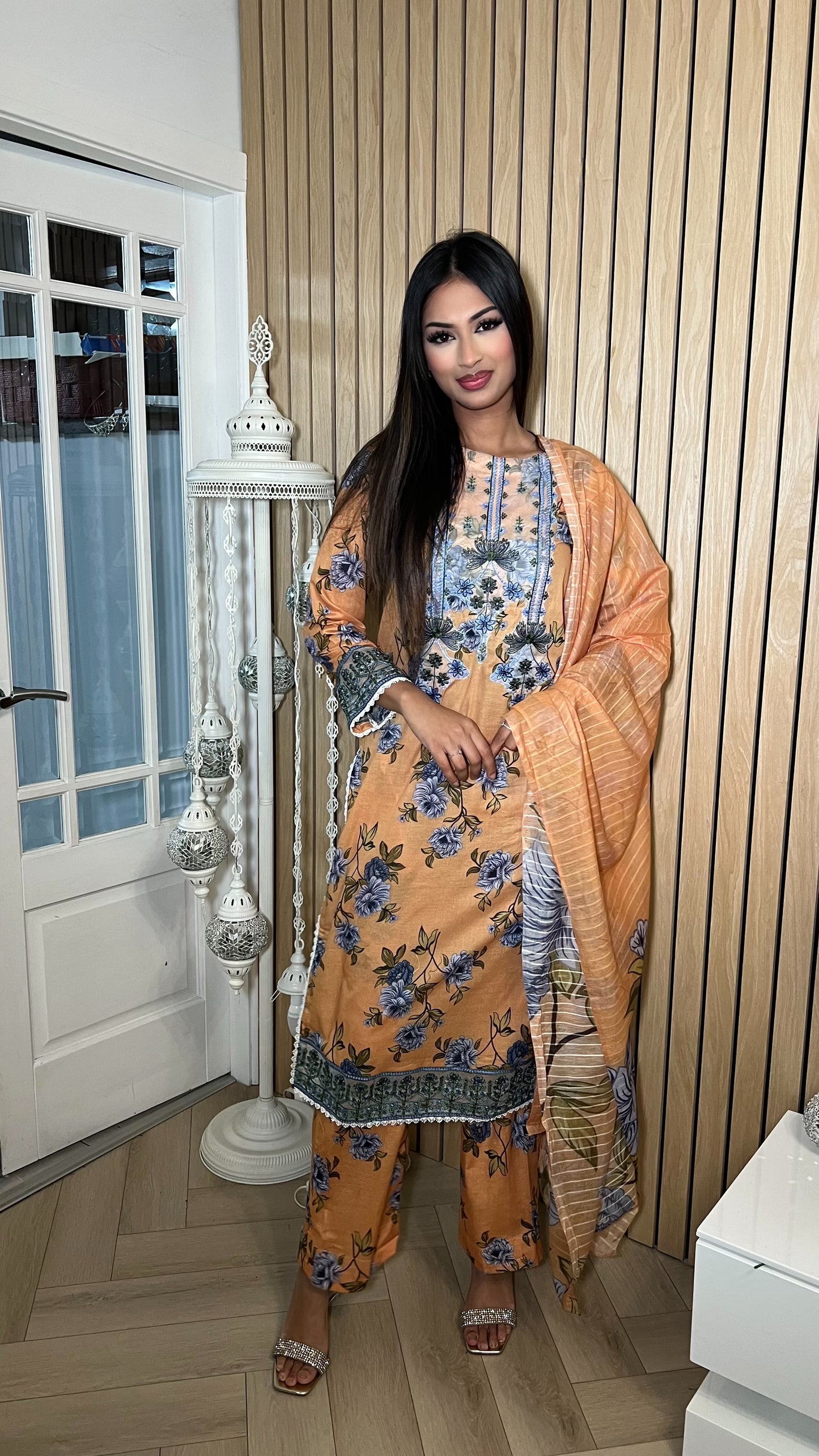 Iznik Inspired Summer/Spring Lawn- Peach Havana Floral