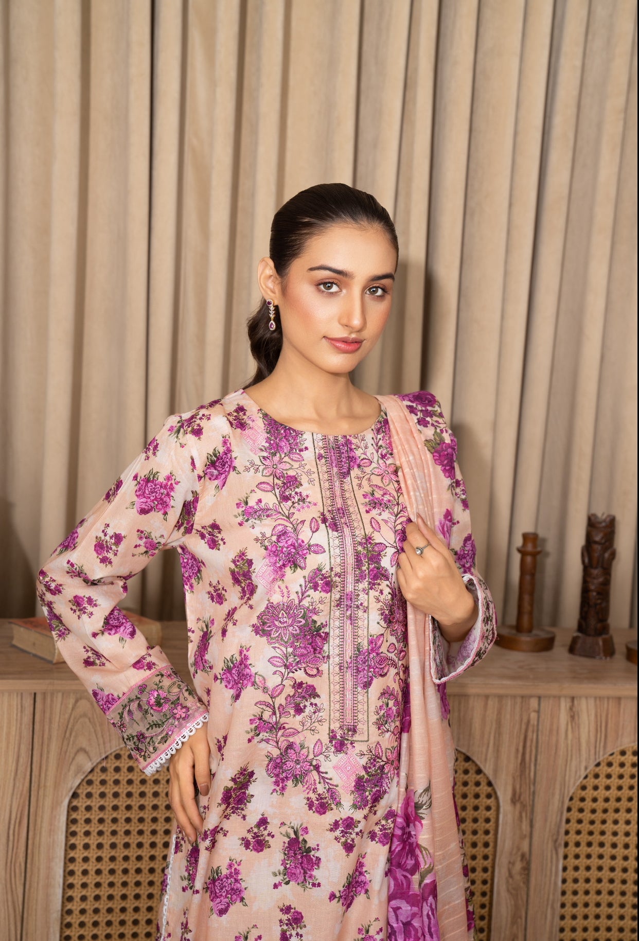 Iznik Inspired Summer/Spring Lawn- Pink Floral