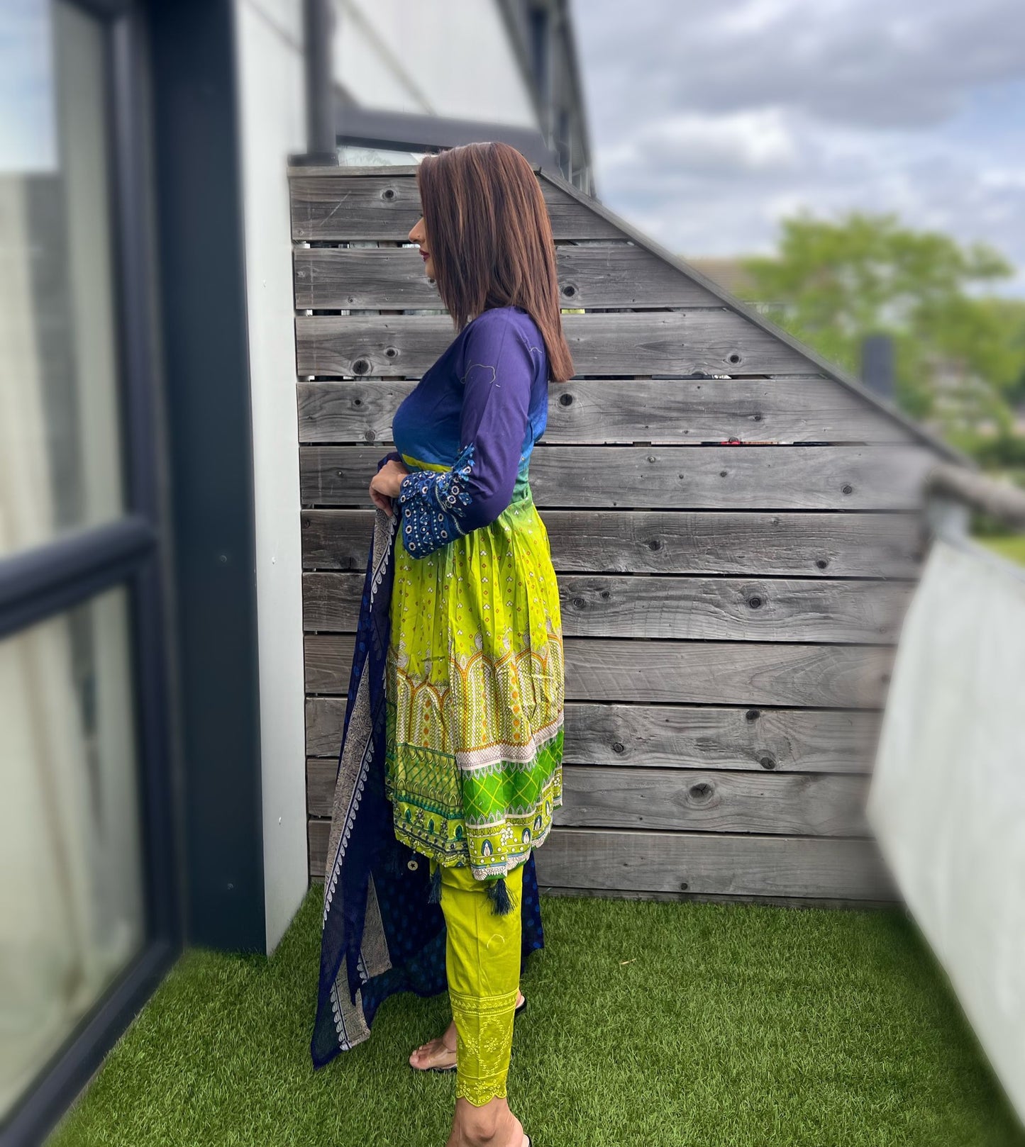 Areesha's Luxury Lawn Pret - D-3004