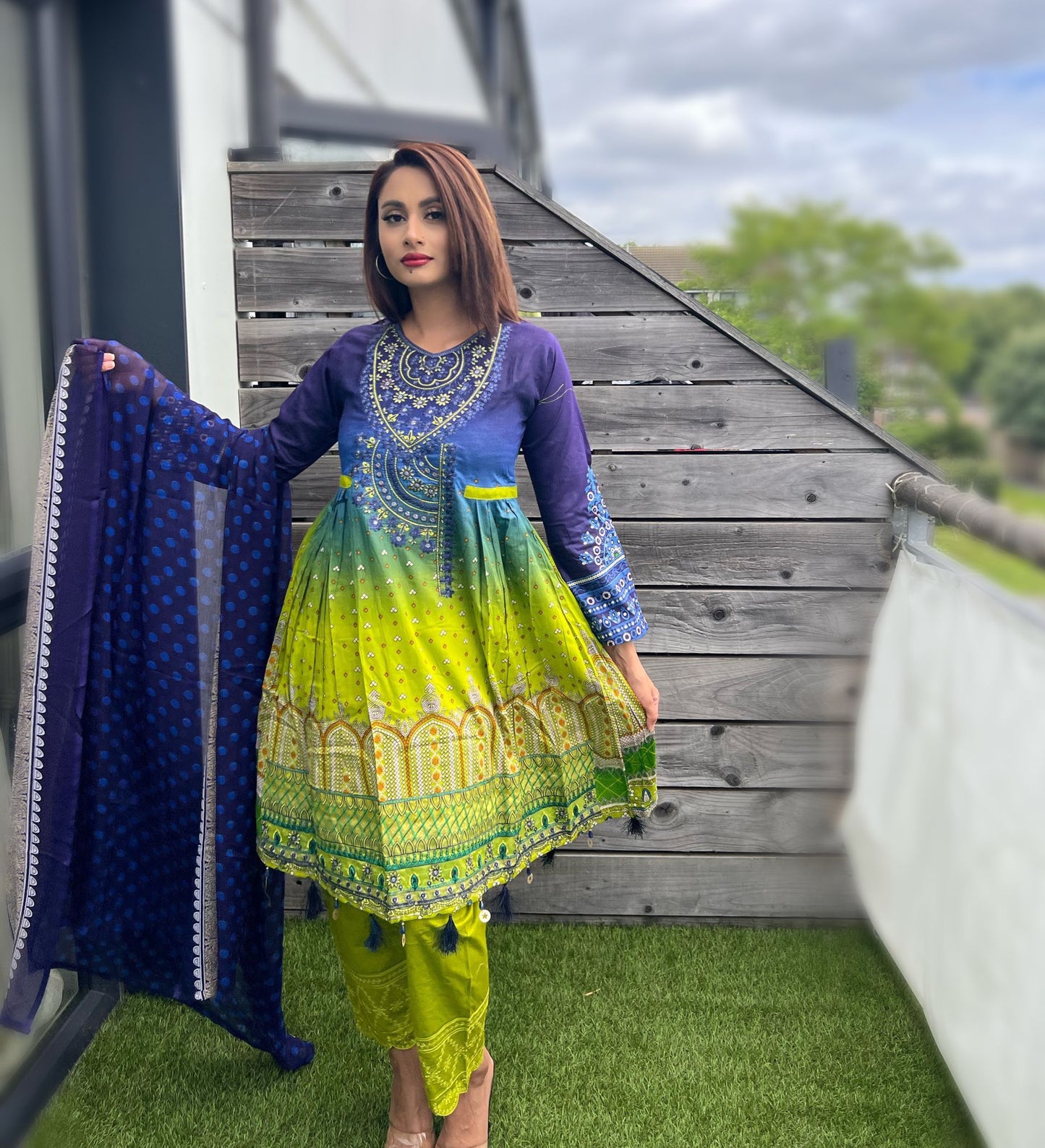 Areesha's Luxury Lawn Pret - D-3004