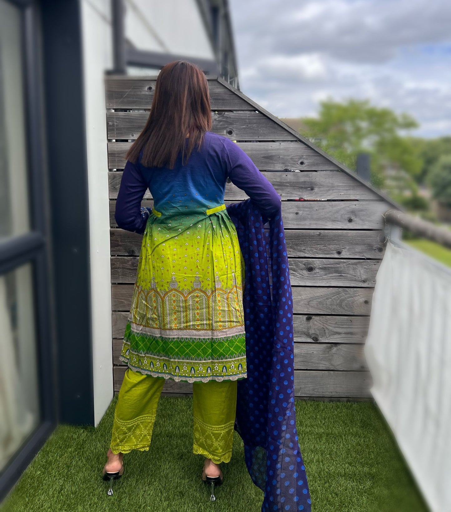 Areesha's Luxury Lawn Pret - D-3004