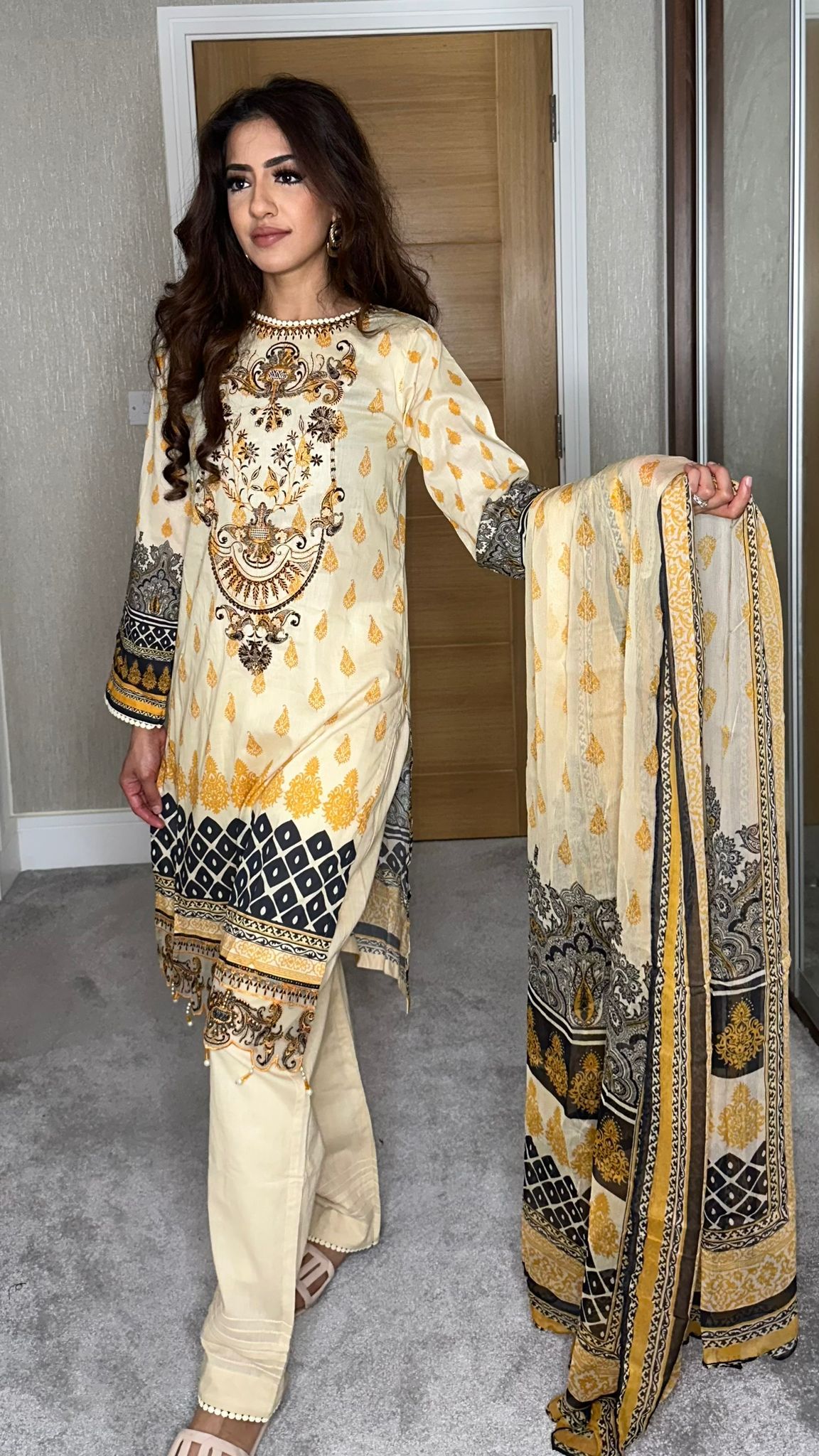 Areesha's Luxury Lawn Pret