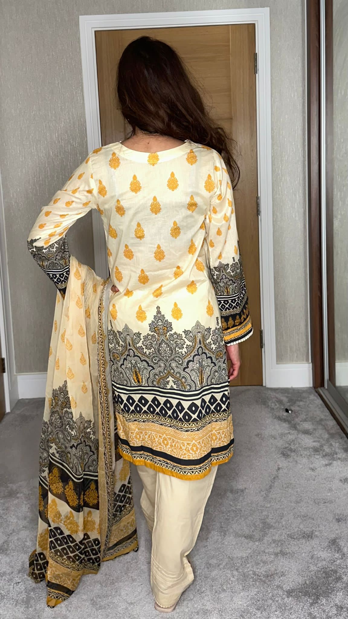 Areesha's Luxury Lawn Pret