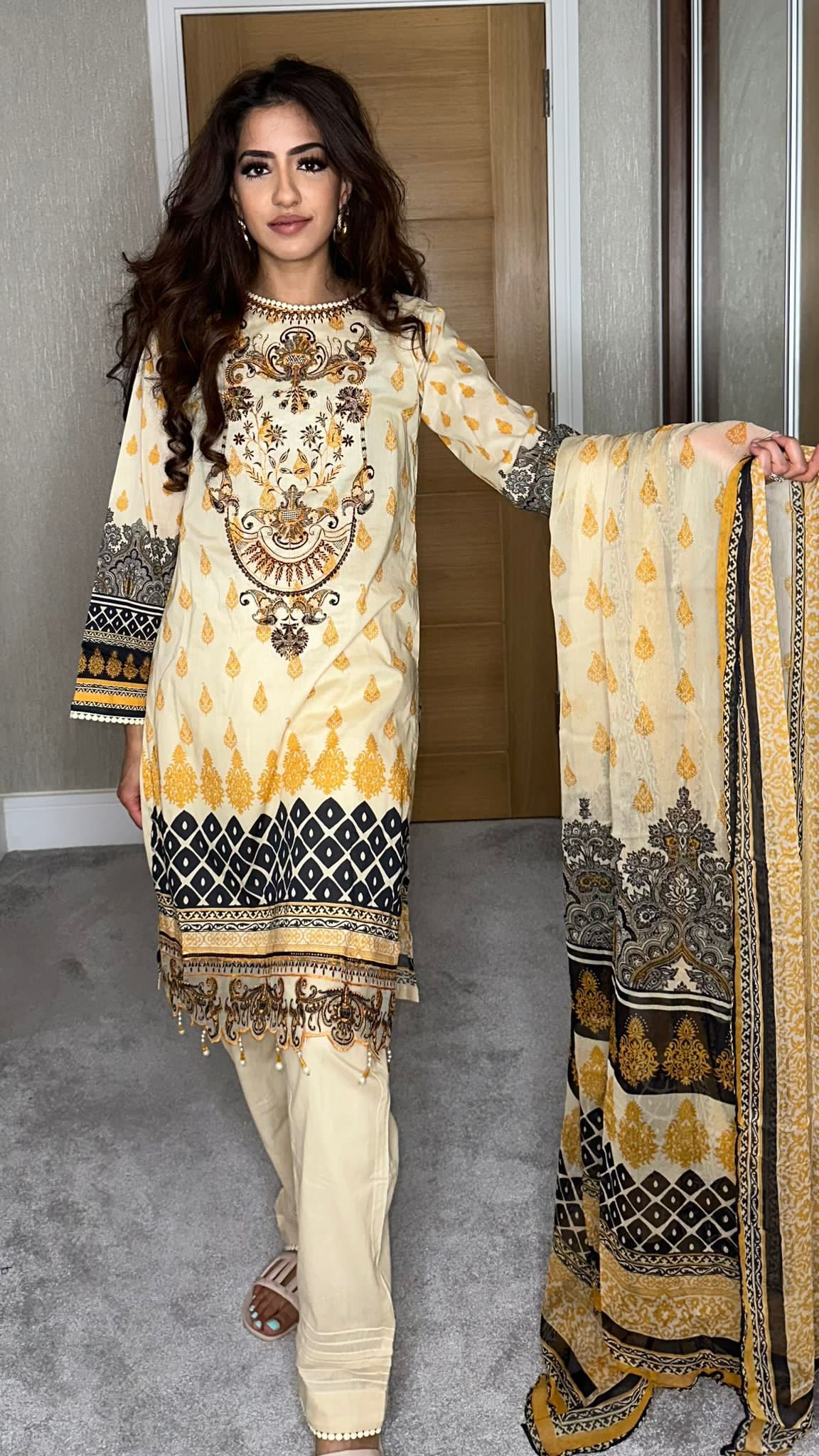 Areesha's Luxury Lawn Pret