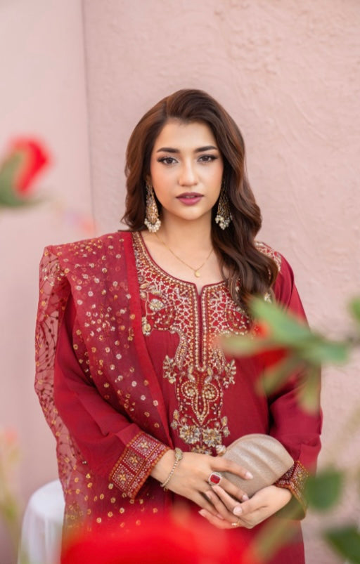 luxurious viscose suit inspired by the renowned Shantly by Barooque collection