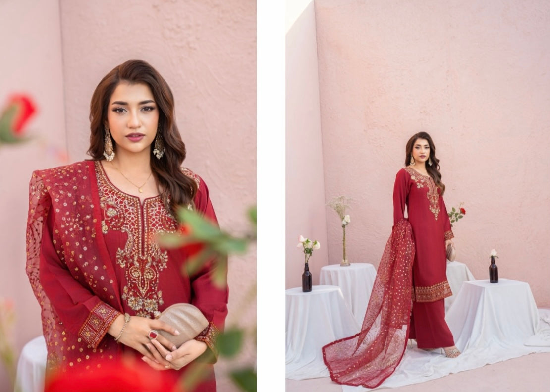 luxurious viscose suit inspired by the renowned Shantly by Barooque collection