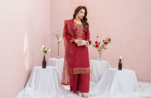 luxurious viscose suit inspired by the renowned Shantly by Barooque collection