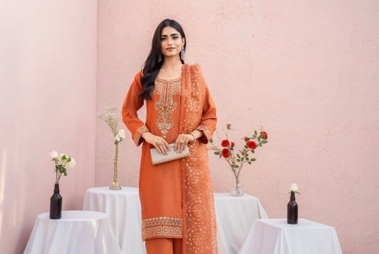luxurious viscose suit inspired by the renowned Shantly by Barooque collection