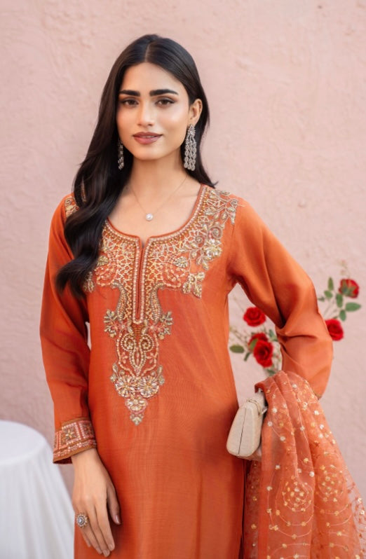luxurious viscose suit inspired by the renowned Shantly by Barooque collection