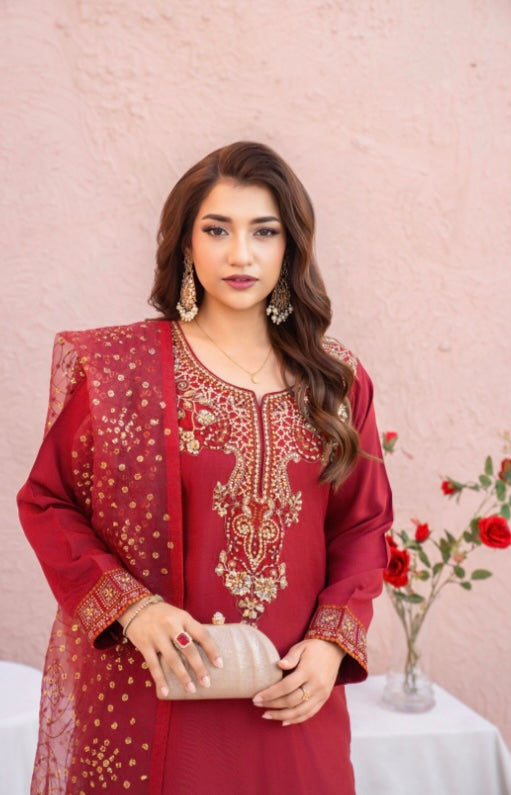 luxurious viscose suit inspired by the renowned Shantly by Barooque collection