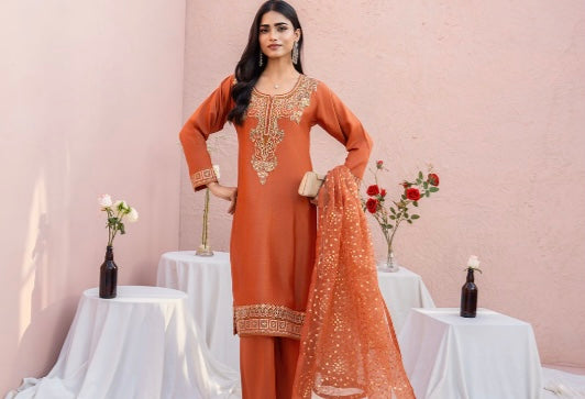 luxurious viscose suit inspired by the renowned Shantly by Barooque collection
