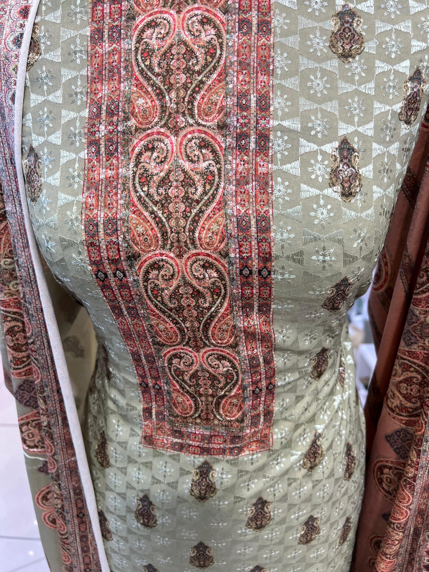 Digital Print Alpine With Velvet Shawl