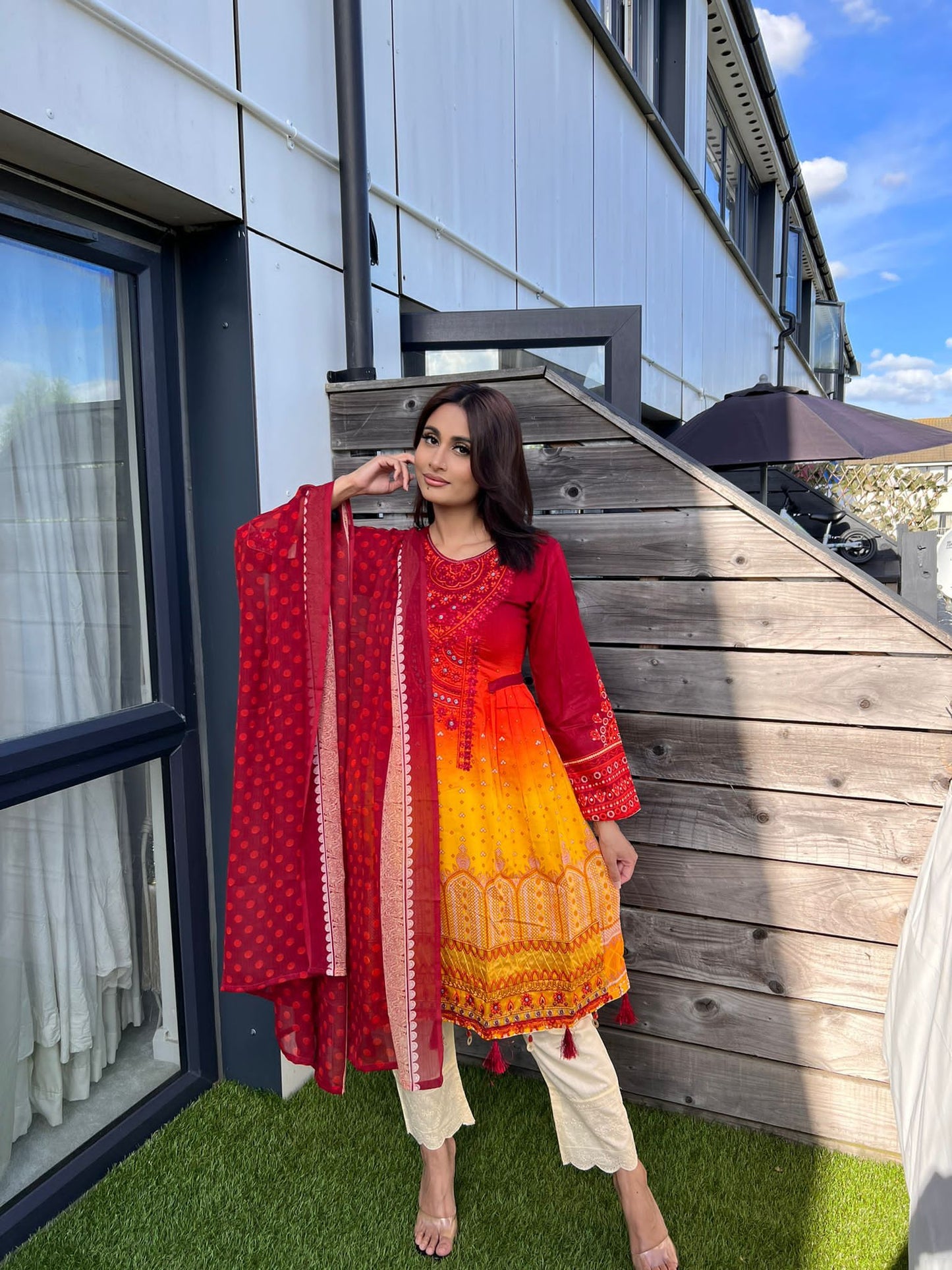 Areesha's Luxury Lawn Pret - D-2006