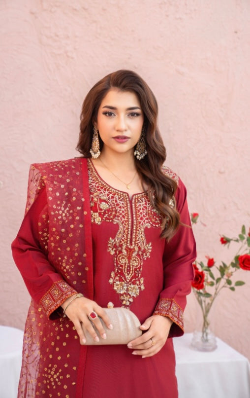 luxurious viscose suit inspired by the renowned Shantly by Barooque collection