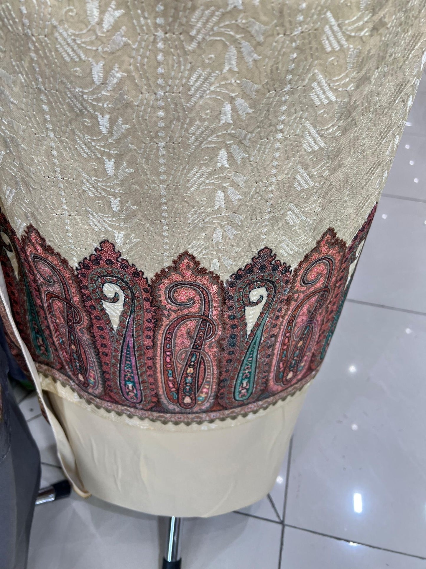 Digital Print Alpine With Velvet Shawl