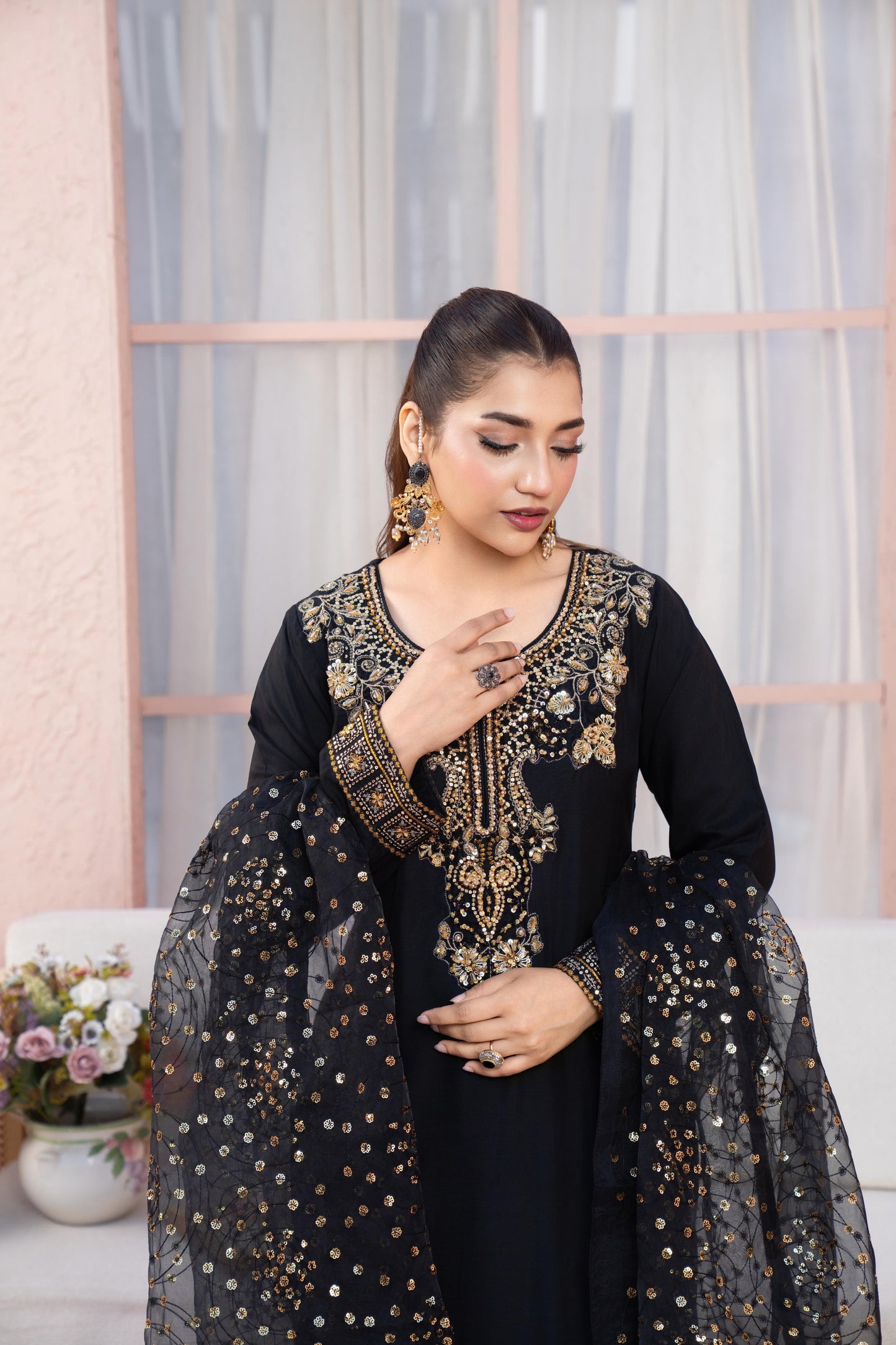luxurious viscose suit inspired by the renowned Shantly by Barooque collection