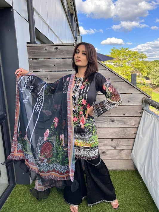 Areesha's Luxury Lawn Pret